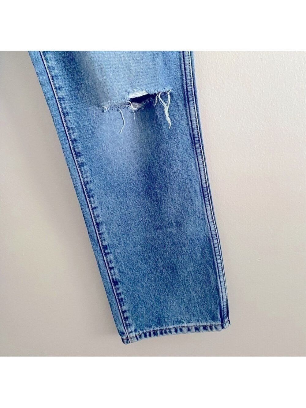 NWT Wrangler vintage high waisted distressed jeans - Picture 2 of 8